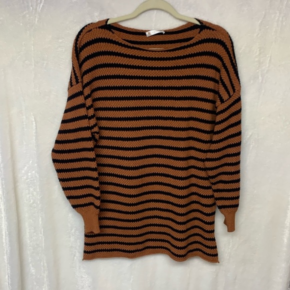 Women’s Striped Sweater Size Medium - Picture 1 of 8